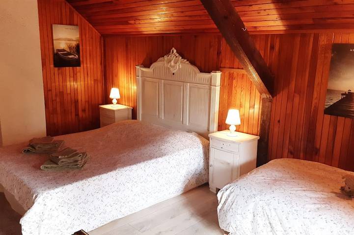 Lovely cottage at stock pond in Langatte, Saarburg (Frankreich)