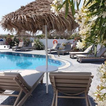 Cottage pour 2 personnes, avec jardin ainsi que vue et piscine à Perissa