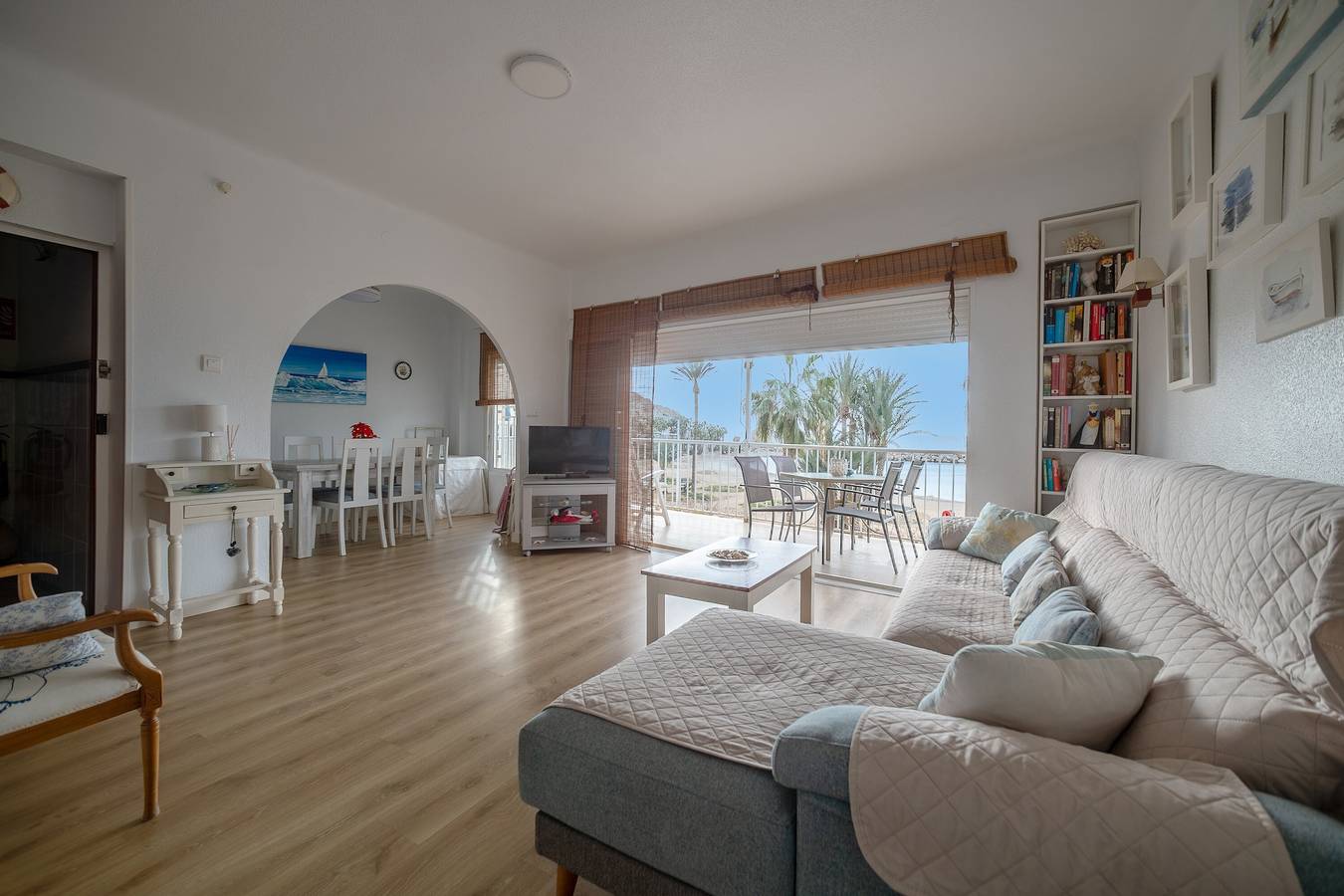 Apartamento entero, Apartamento 'Piso Frente Playa De La Colonia' con Vista al Mar, Terraza Privada y Wi-Fi in Águilas, Costa Cálida