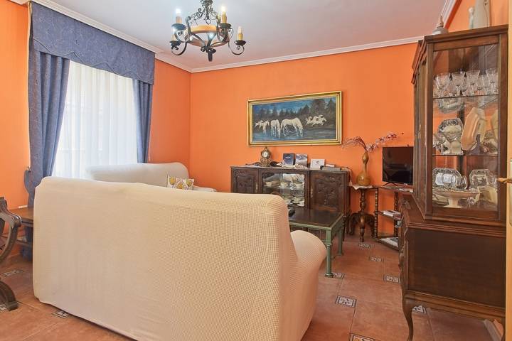 Casa de vacaciones para 6 personas, con jardín y balcón, Se admiten mascotas - 1