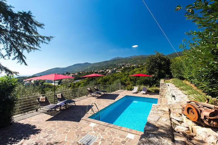 Villa für 8 Personen, mit Garten und Balkon in Grad Opatija