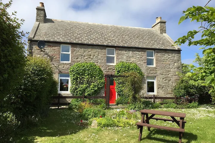 Sherwood Cottage: Traditional 2 bedroom stone cottage in Burray village, Orkney. in Burray, Orkney Islands