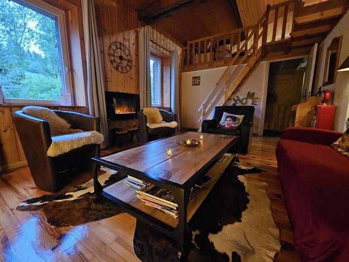 Chalet pour 5 personnes, avec jacuzzi et sauna ainsi que jardin et terrasse