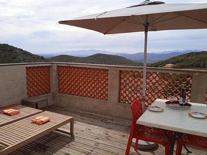 Location de vacances pour 2 personnes, avec Balcon ainsi que Terrasse et Vue à Bélesta
