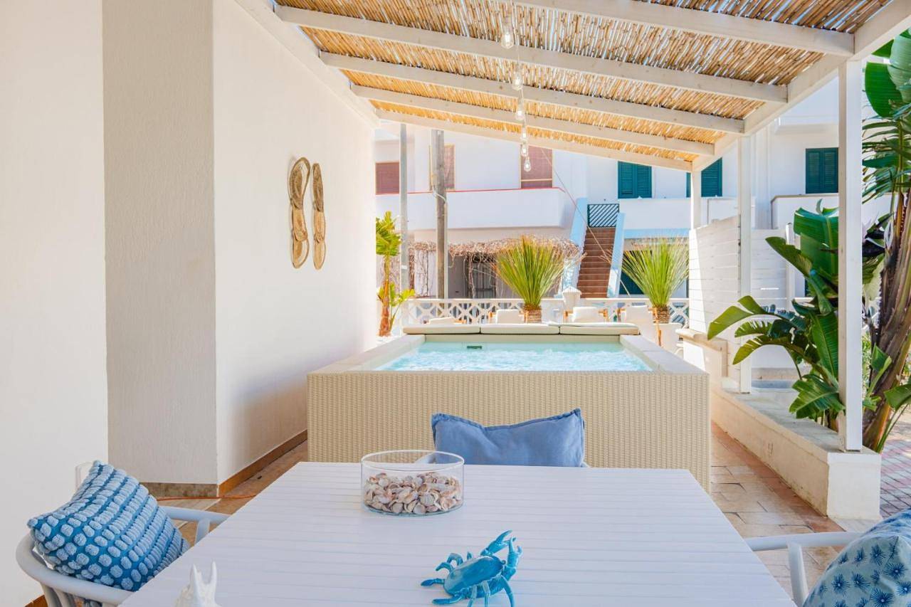 Appartamento intero, Villa with Private Pool in Lido Mania, Ugento