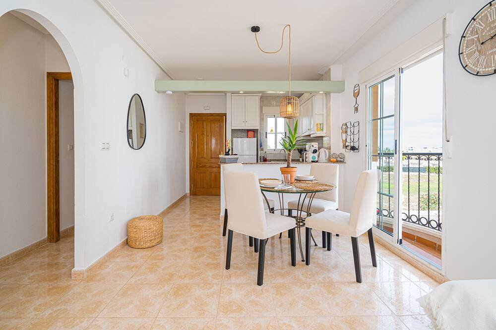 Entire apartment, Villamartin apartment. Excellent location for Golfers, Cyclists and Hikers in Brisas y Golf, Orihuela