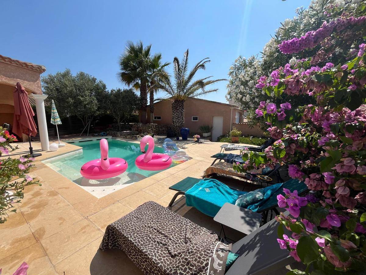 Villa Flamingo Gayfriendly b&b Men only in Marseillan, Côte méditerranéenne (France)