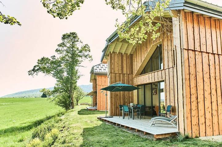 Location de vacances pour 6 personnes, avec balcon/terrasse et terrasse à Les Déserts