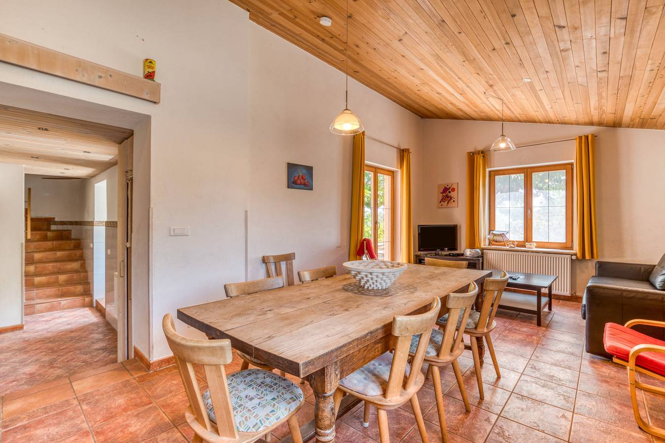Maison Orange Au Bord De La Rivière avec piscine partagée in Aspiran, Région de Lodève