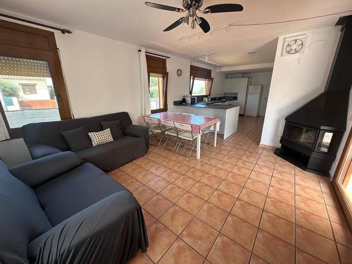 Casa rural para 8 personas, con piscina para niños y jardín además de vistas y piscina, Familias con niños en els Masos de Pals - 3