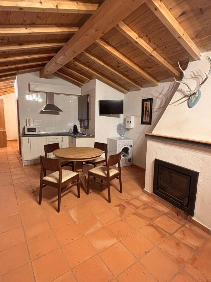 Apartamento de vacaciones para 4 personas, con jardín además de piscina y vistas en Monfragüe - 2