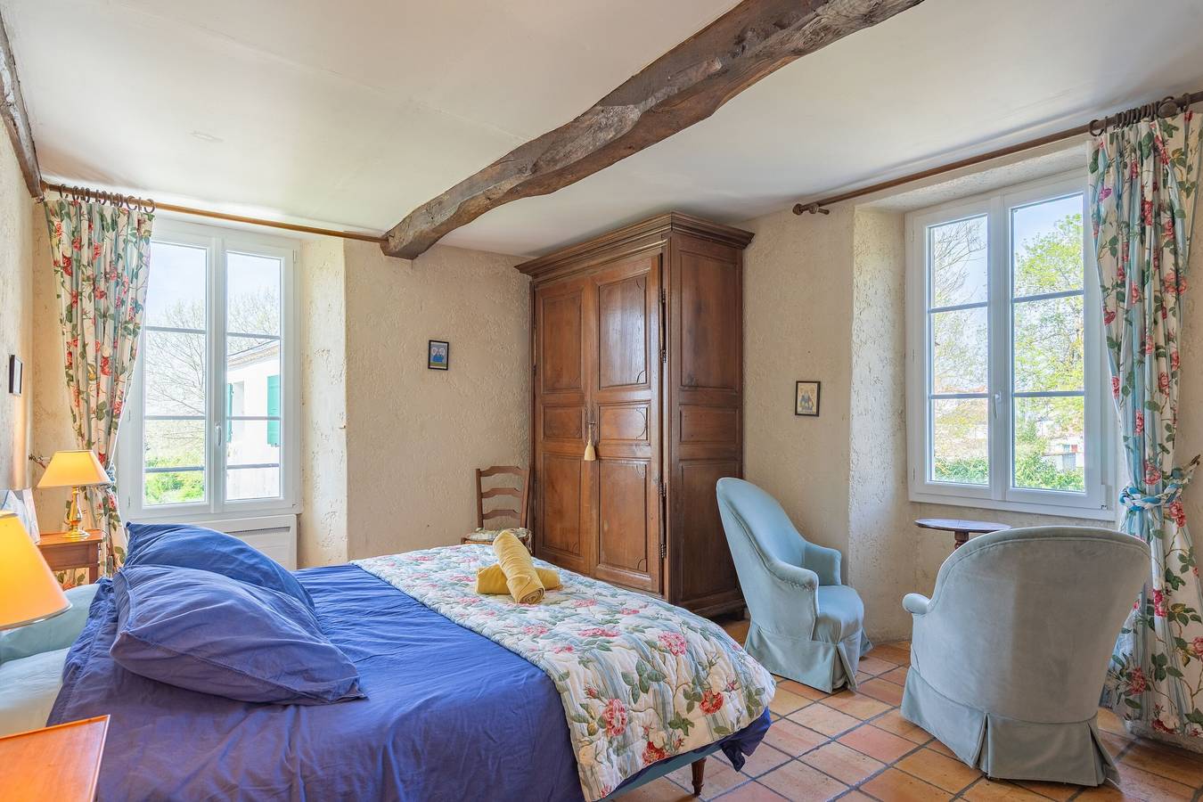 Guest Room “Chambre Geluck” with Shared Pool, Communal Terrace and Wi-Fi in Chenac-Saint-Seurin-d'Uzet, Saintes region