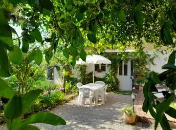 Chambre d’hôte pour 2 personnes, avec jardin ainsi que jacuzzi et piscine en Bourgogne-Franche-Comté