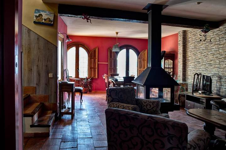 Casa rural para 13 personas, con Balcón además de Terraza y Vistas en Segovia