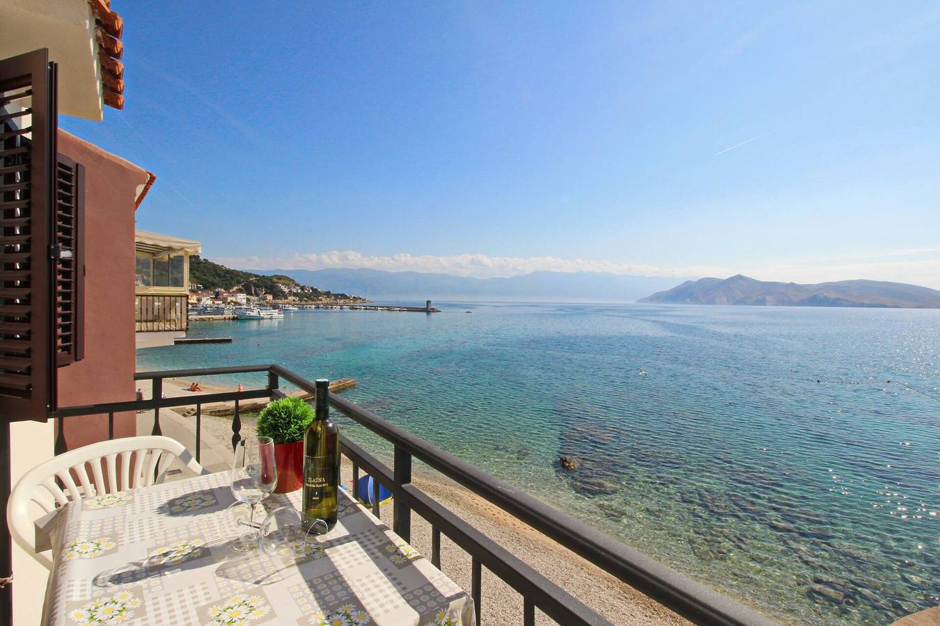 Ganze Wohnung, Studioapartment Mihovil – in der Nähe des Strandes, mit Meerblick in Baska, Krk