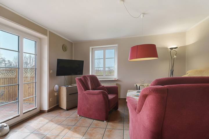 Entire apartment, Apartment 'Fewo Schütting' with Shared Garden, Balcony and Wi-Fi in Tilli (Perlworm), Pellworm