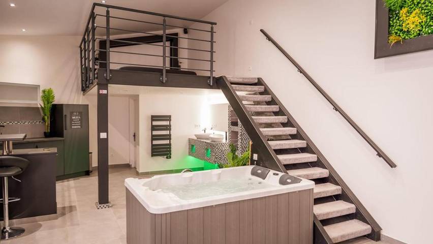 Location de vacances pour 2 personnes, avec sauna ainsi que jacuzzi et jardin à Précy-sur-Oise - 2