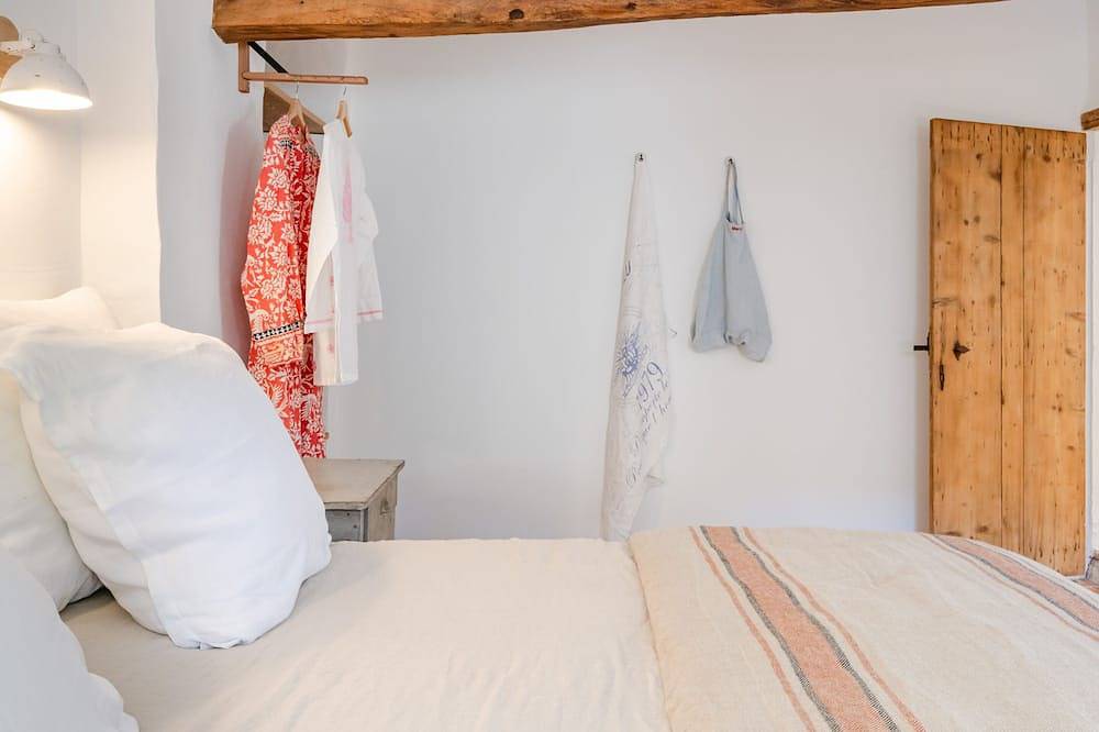 Chez Prunelle-Casa-Baño en la habitacion in Flassan, Parque natural regional del Mont Ventoux