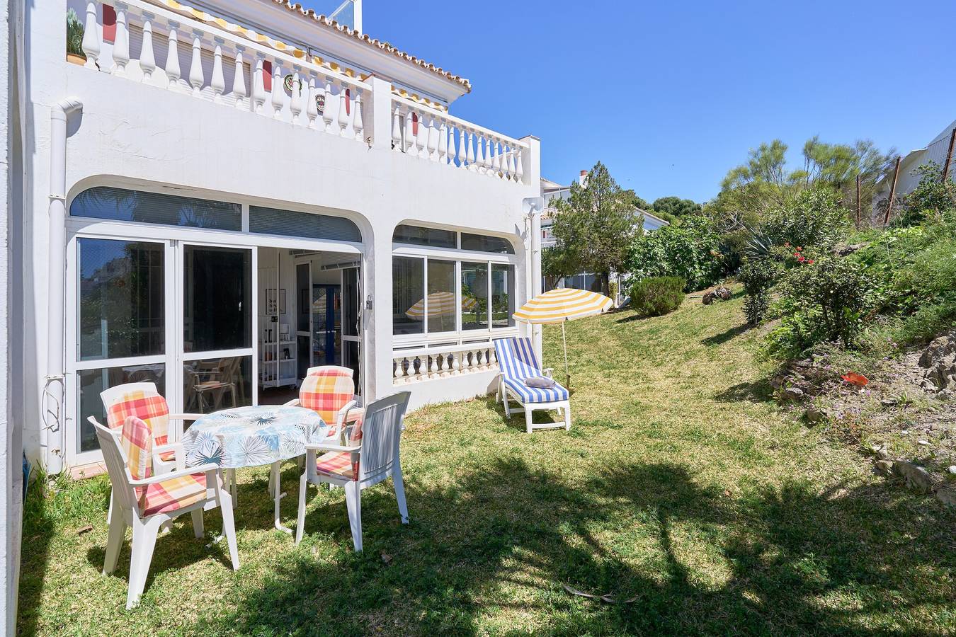 Entire apartment, 'Apartamento Bellavista Torrox Park' with Sea Views, Wi-Fi, and Air Conditioning in Torrox Costa, Torrox