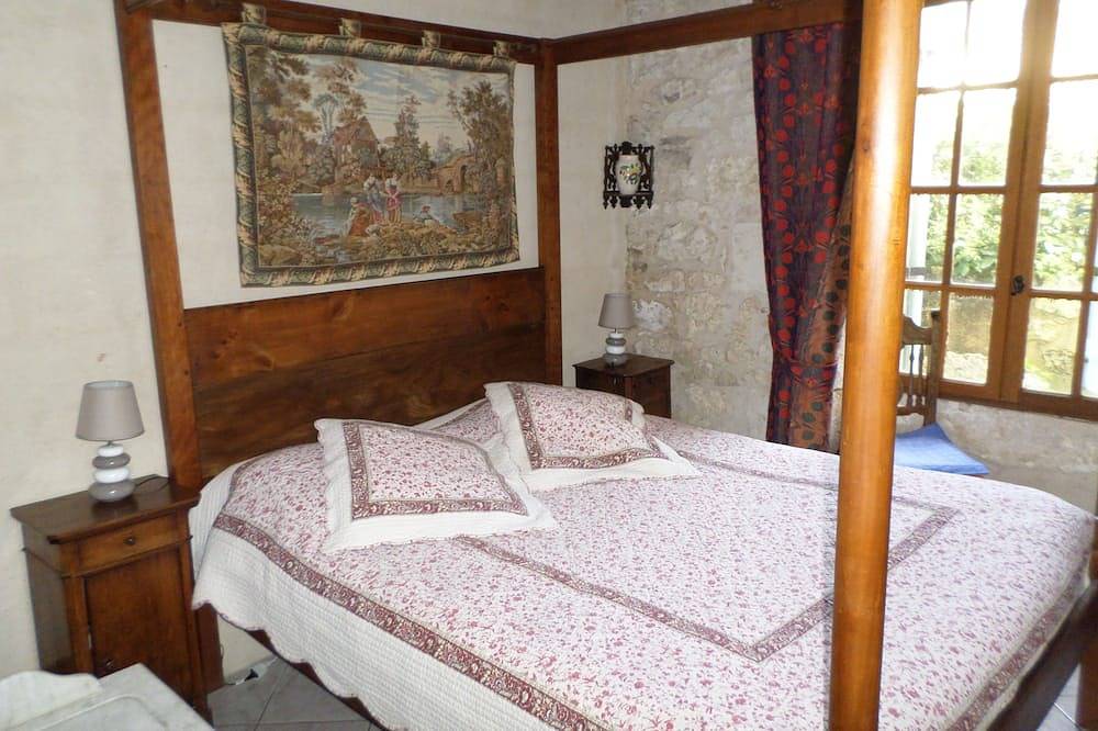 Gite De Caractére En Périgord 'Le four' in Monestier, Périgord Pourpre