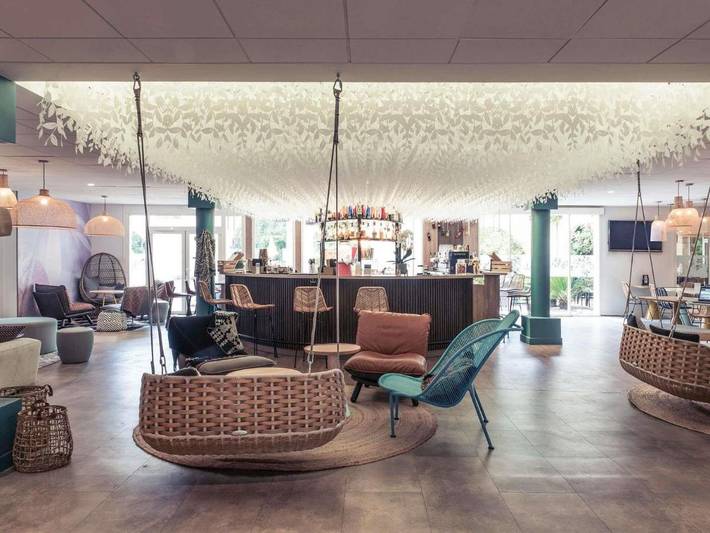 Hôtel pour 4 personnes, avec vue ainsi que jardin et piscine, animaux acceptés à Sophia Antipolis - 3
