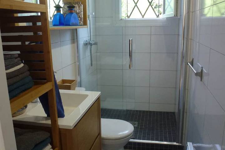 Villa mit privatpool . Meer und Land. Strände10 min zu Fuß. in Le Pradet, Mittelmeerküste (Frankreich)