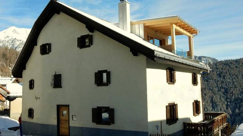 Ferienhaus für 14 Personen, mit Balkon und Sauna in der Lenzerheide