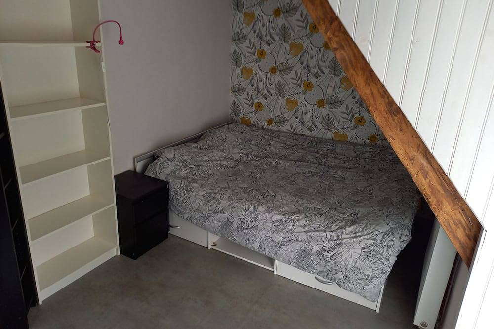 Family House for 8 – Peace & Nature Escape in Notre-Dame-de-Bonne-Nouvelle, Región de Caen