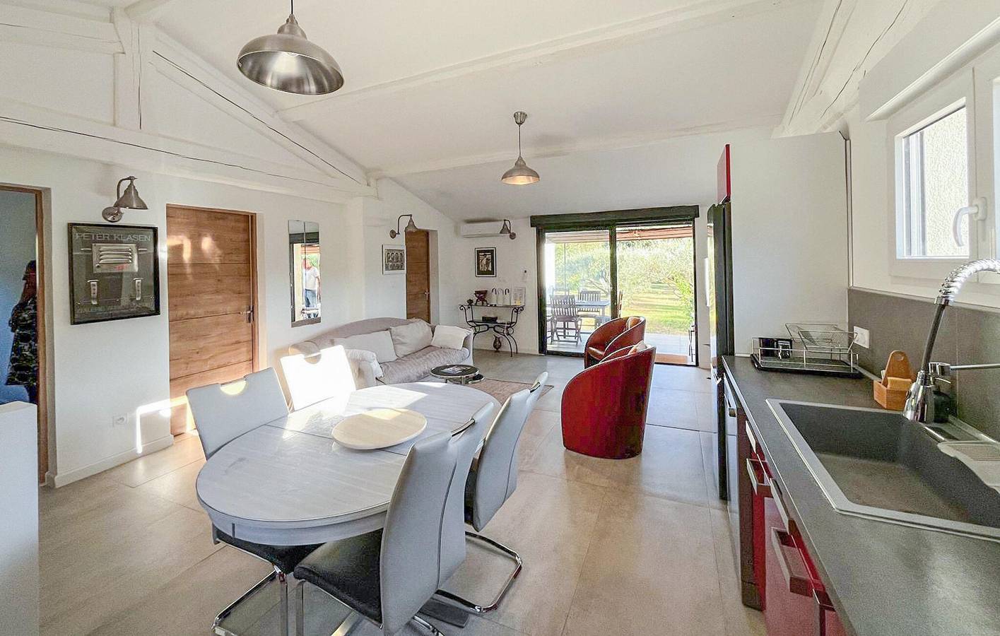 Riverside Retreat mit Pool und Terrasse in Brignoles, Brignoles Region