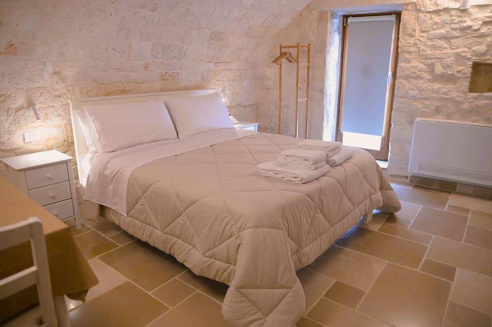Botticella - Campanile Inn; Comfortable room in historic building -Locorotondo in Locorotondo, Bari Province