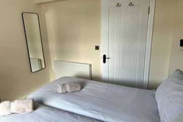 Holiday Rental for 14 People in Swansea region, Photo 3
