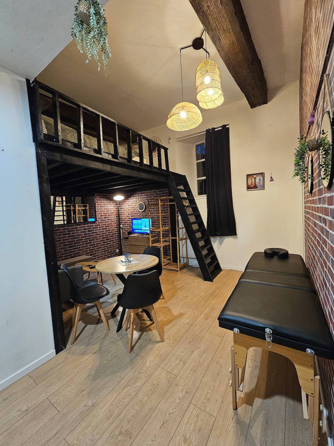 Appartement entier, Duplex à 15 min de la gare, centre historique de Montluçon in Montluçon, Région de Montluçon