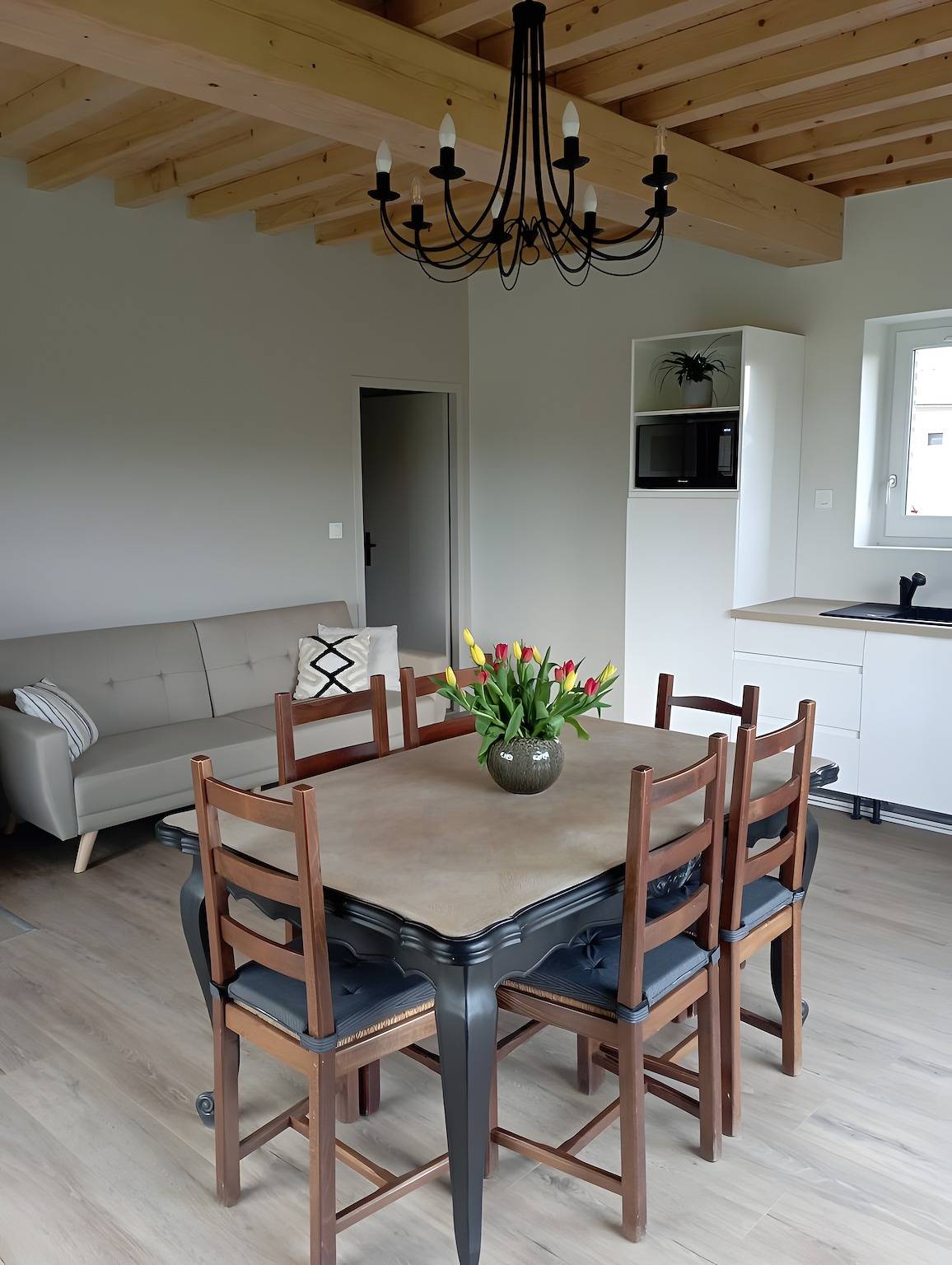 Bed & Breakfast 'Chambre Rotin' met gedeeld zwembad, terras en tuin, foto 11