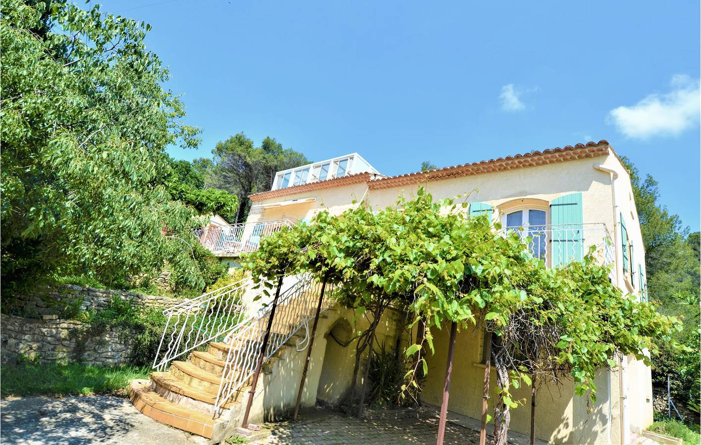 Apartamento de 100m2 con parking, TV, piscina e internet cerca de Laudun-l'Ardoise in Laudun-l'Ardoise, Region de Nimes