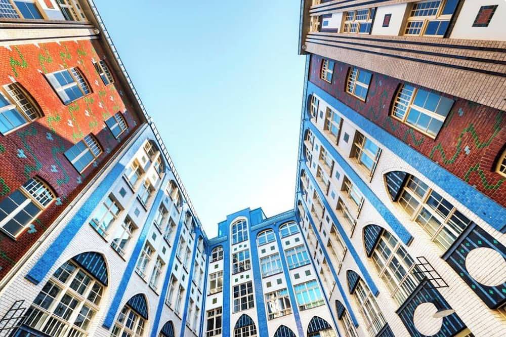 Entire apartment, 𝓑est Central Huge 𝓛uxury Apartment Alexanderplatz in Mitte Berlin, Berlin