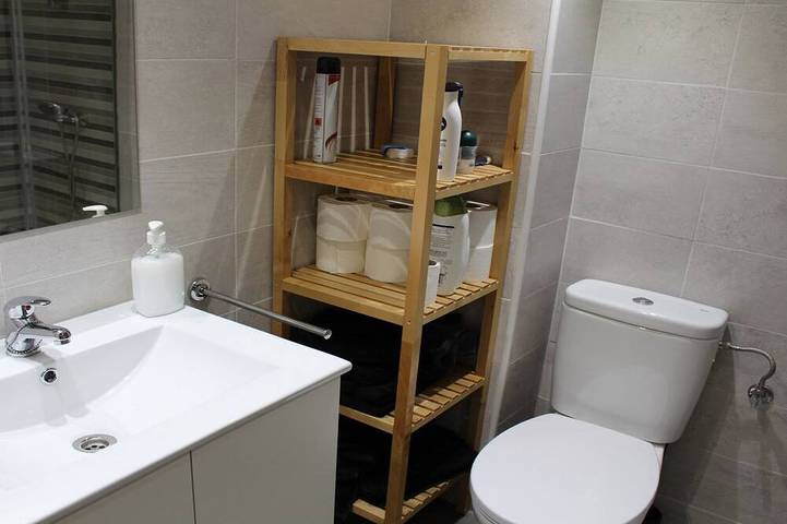 Apartamento entero, Moderno Apartamento  En 1ª Línea De Mar Con Vistas Mar Y Montaña in Platja de Sant Salvador (el Vendrell), Vendrell