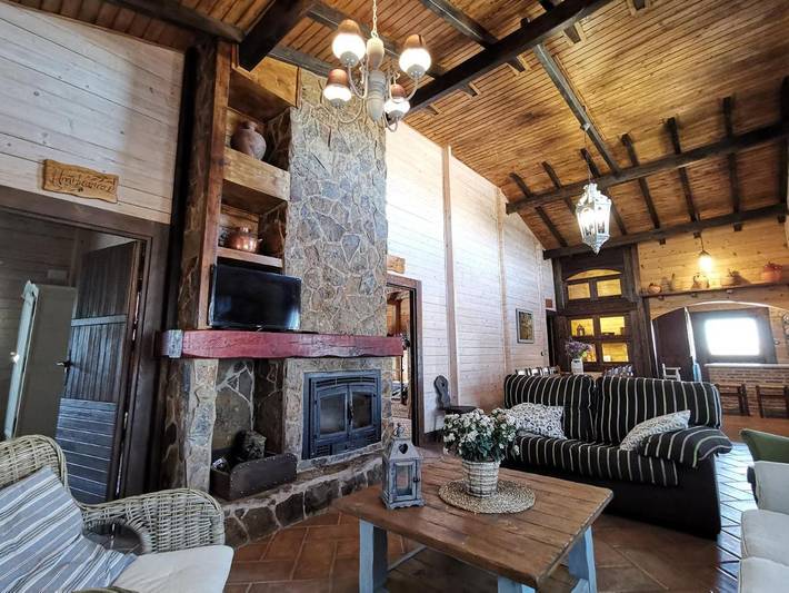 Casa de vacaciones para 13 personas, con piscina para niños y piscina además de vistas y jardín en Montes de Toledo - 4