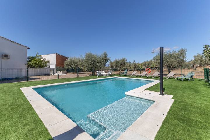 Casa rural para 8 personas, con Balcón y Jardín en San Román de los Montes