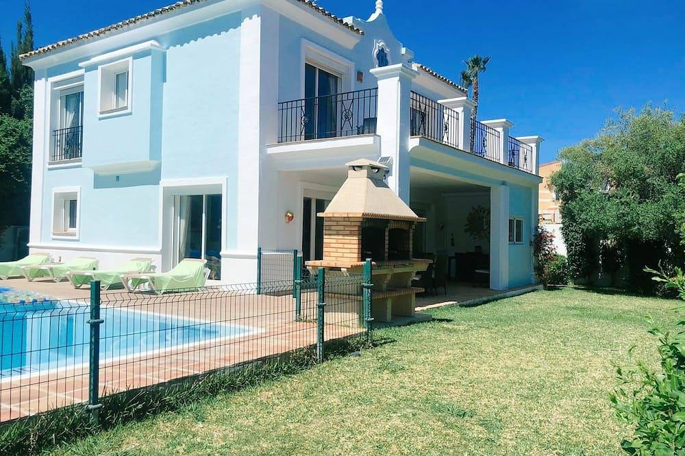 Villa mit privatem Infinity-Pool nahe Hafen in Duquesa Regent, Manilva