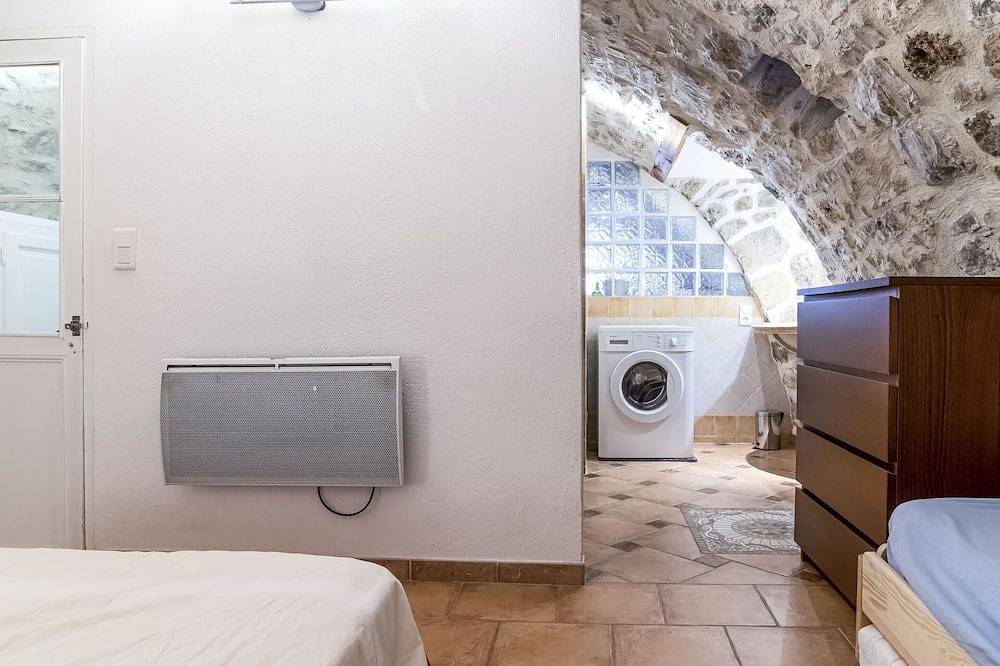 Estupenda casa de vacaciones  para 4 personas con Wifi, Tv, terraza y aparcamiento in Le Thoronet, Region de Draguignan