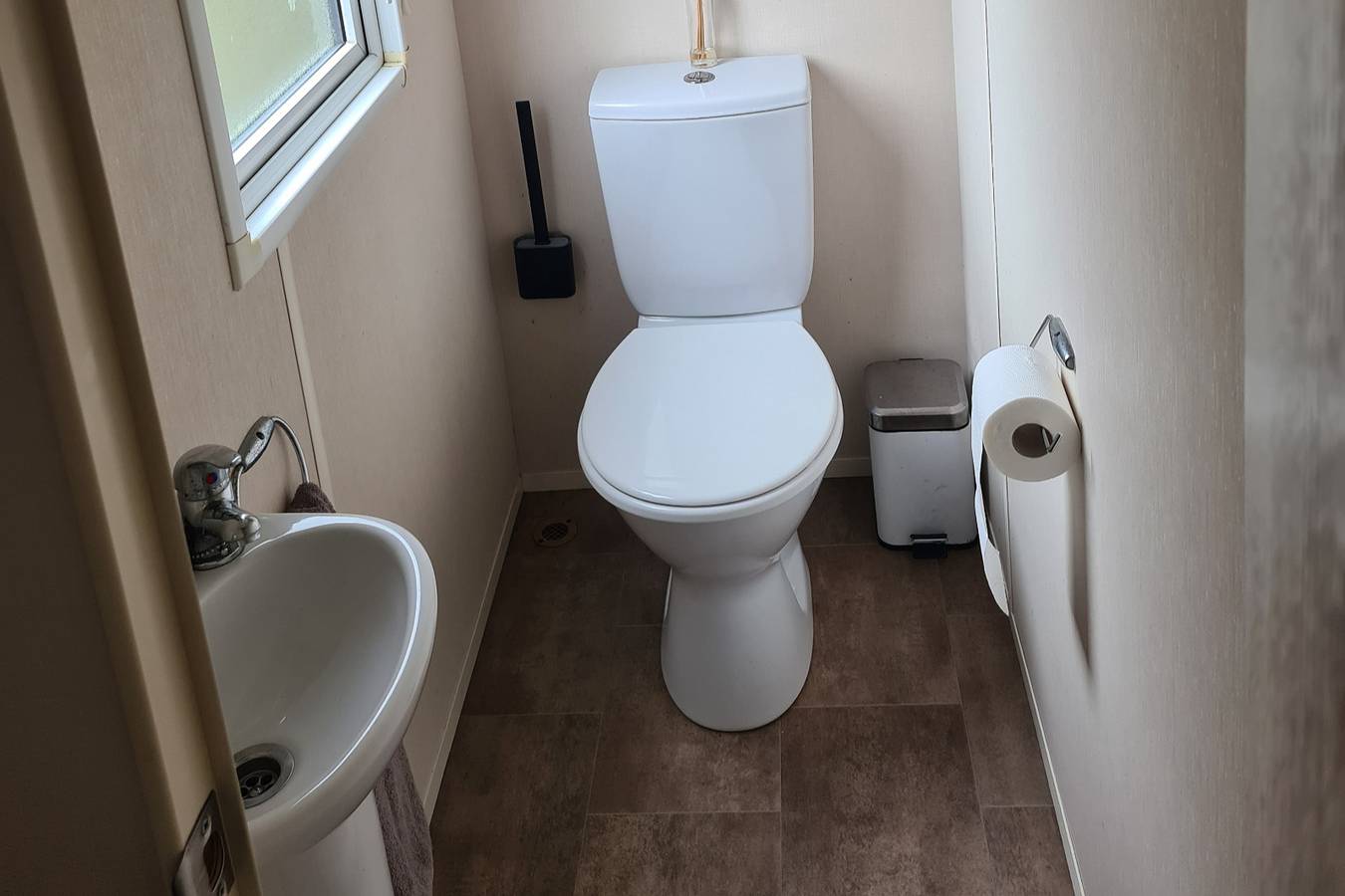 2 Bed Lodge - Sleeps 6 - Parking - Pets - Wifi in Lake District
