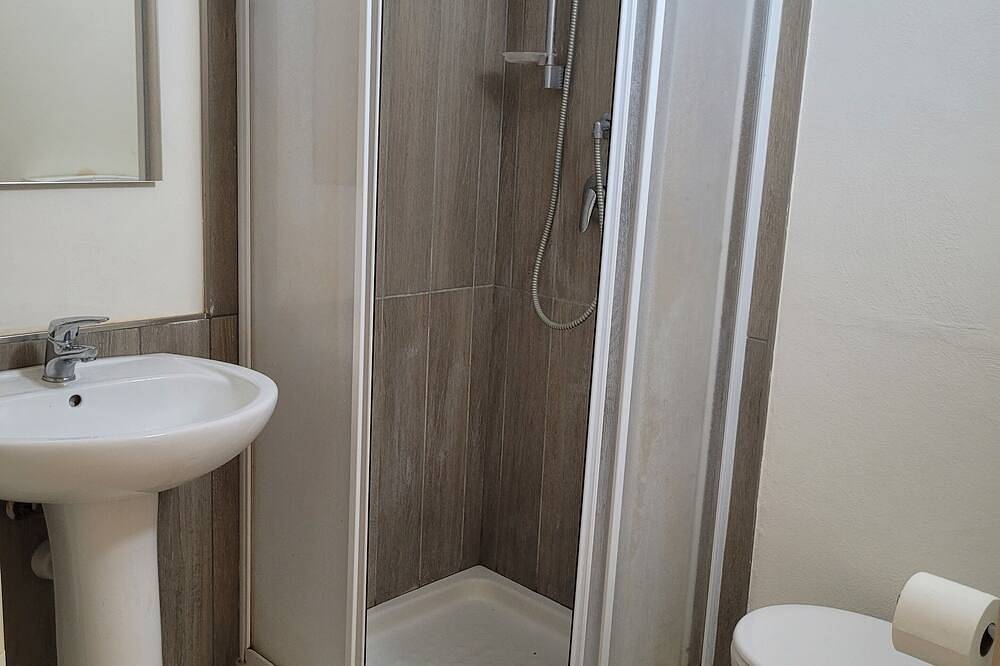 Ganze Wohnung, Alice Apartments - Heron, Spacious studio apartment in the historic center of Crescentino in Crescentino, Vercelli Provinz