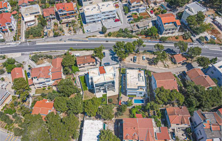 Ferienhaus für 12 Personen, mit Terrasse und Pool in Grad Šibenik - 4