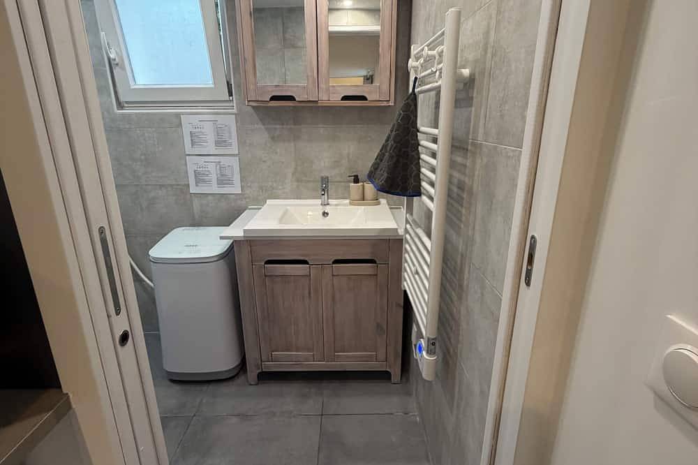 Appartement entier, Studio au calme in Aspremont, Côte méditerranéenne (France)
