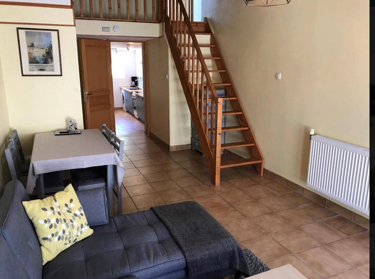 Two-Bedroom House in Chamboret, Région de Bellac