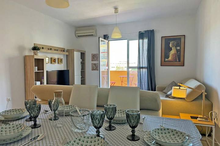 Ferienwohnung für 6 Personen, mit Balkon und Pool in Jerez de la Frontera