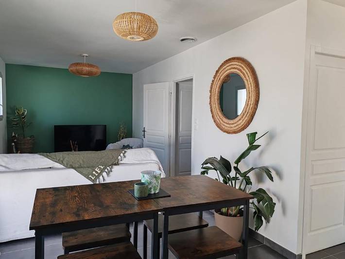 Location de vacances pour 4 personnes, avec terrasse et jardin à Sussargues