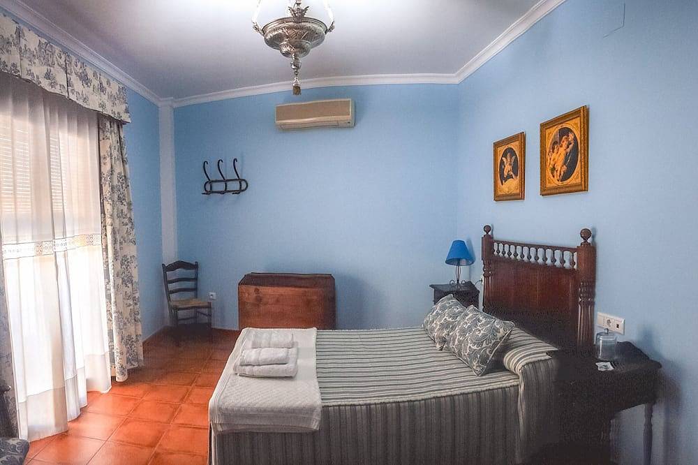 Andalusian village family house in Peñaflor, Sevilla Province