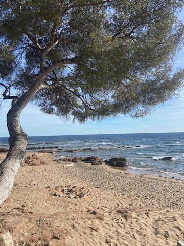 Gîte pour 4 personnes, avec vue et jardin dans Plage D Aigue Bonne