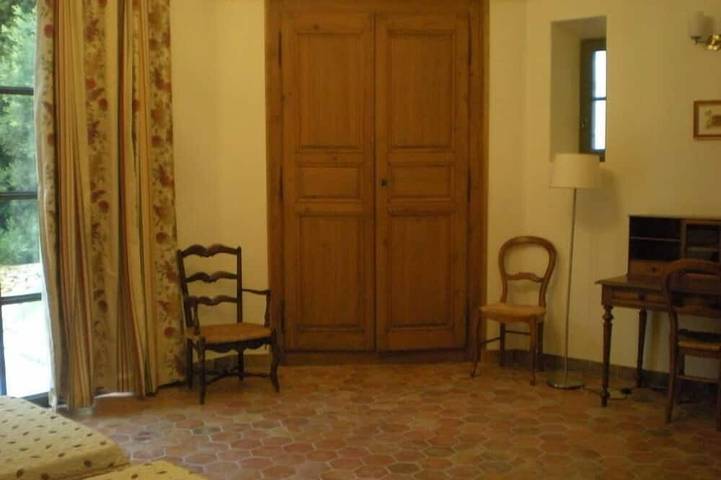 Location de vacances pour 15 personnes, avec terrasse et jardin à Viviers - 2